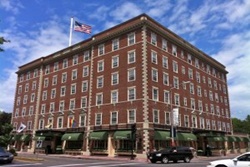 dogs allowed hotels in Salem, Massachusetts; pet friendly hotels in Salem Mass